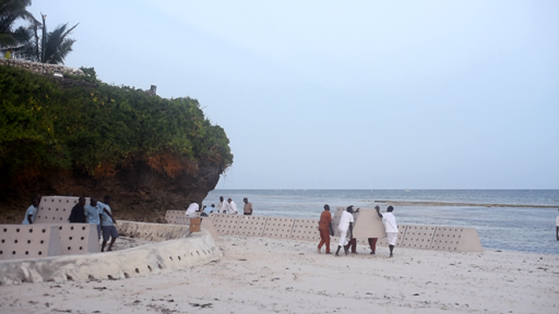 Sandsaver beach erosion solution Indian Ocean Installation